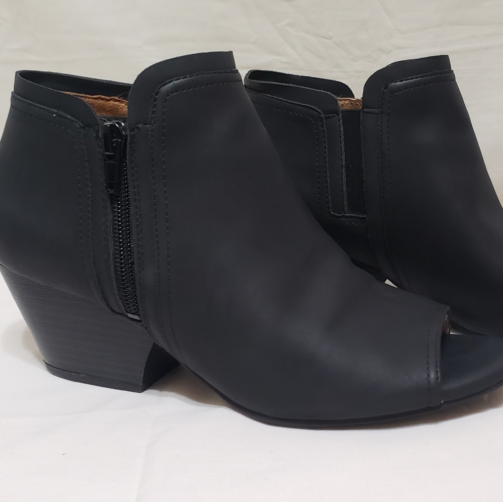 Women's open toe booties